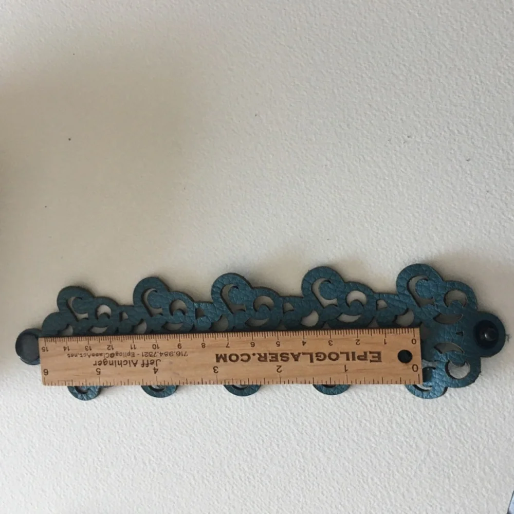 Blue leather  Boho Cut Out Scroll Pattern Bracelet preowned - Picture 5 of 7